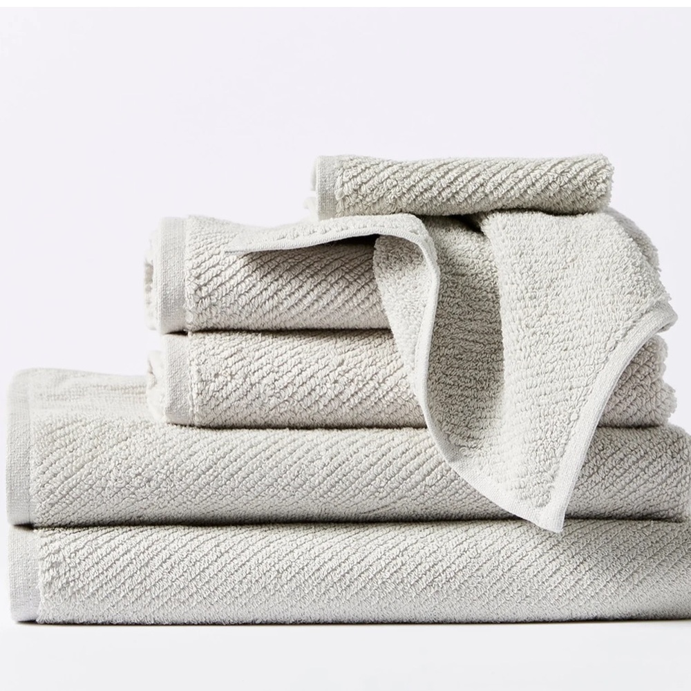 Coyuchi Bath Mat in mint color